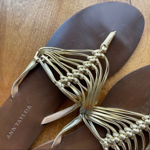 Ann Taylor Sandals Leather Flats Slip On Flip Flops Golden Size 7 M - Picture 4 of 6